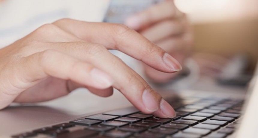  Para acceder a computadoras el gobierno lanzó una línea de créditos para docentes 