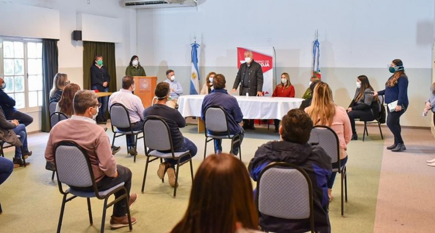 Colegio de profesionales reciben protocolos y guías para atención en consultorios