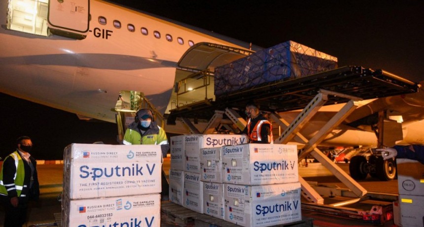 Llegó un nuevo vuelo de Aerolíneas Argentinas con 500 mil dosis de vacunas Sputnik V