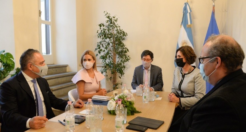 Fabiola Yañez se reunió con representantes de la FAO en Roma