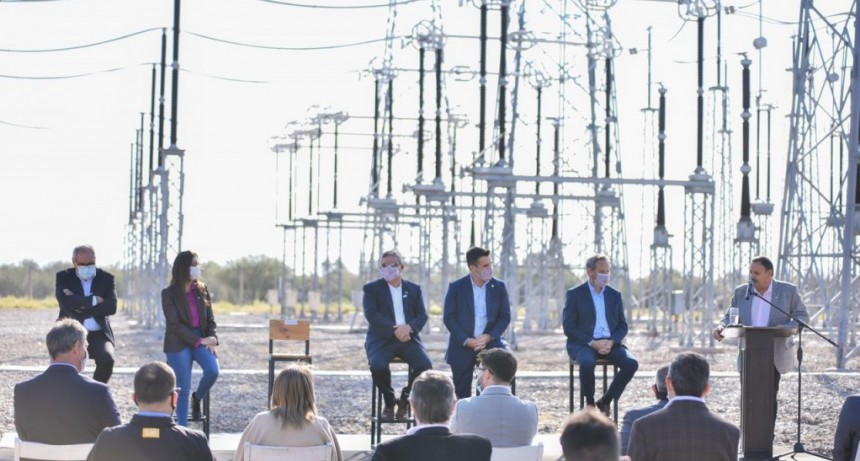 El gobernador Quintela junto a autoridades nacionales inauguró obra de energía que mejorará la calidad de vida de riojanos y catamarqueños