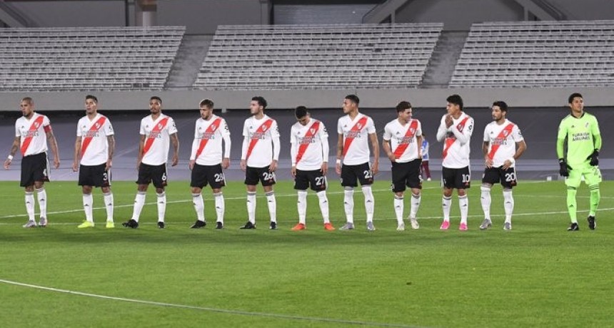 Histórico triunfo de River, con Enzo Pérez en el arco y sin suplentes