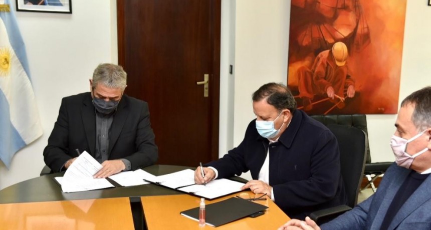  Quintela firmó con Nacíon por 150 viviendas del PROCREAR, 540 lotes con servicios y 216 viviendas 