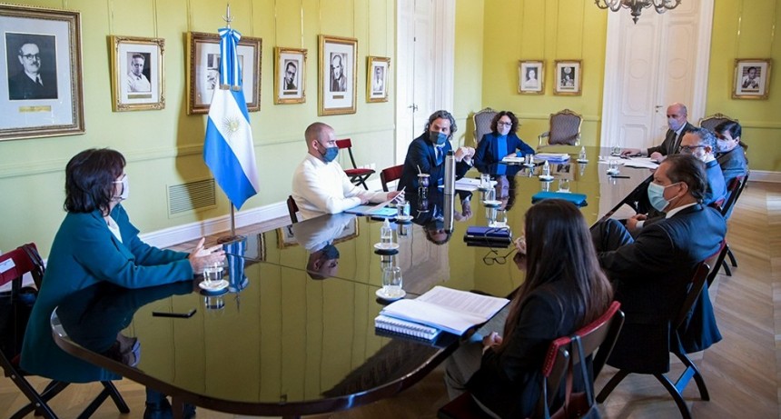 Extienden por un mes la prohibición de despidos