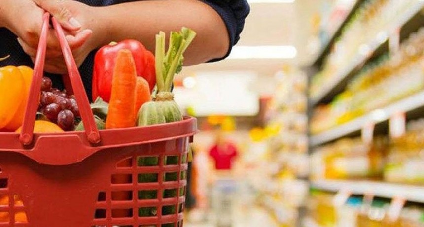 Una familia necesita ingresos por $42.527 para no caer en la indigencia