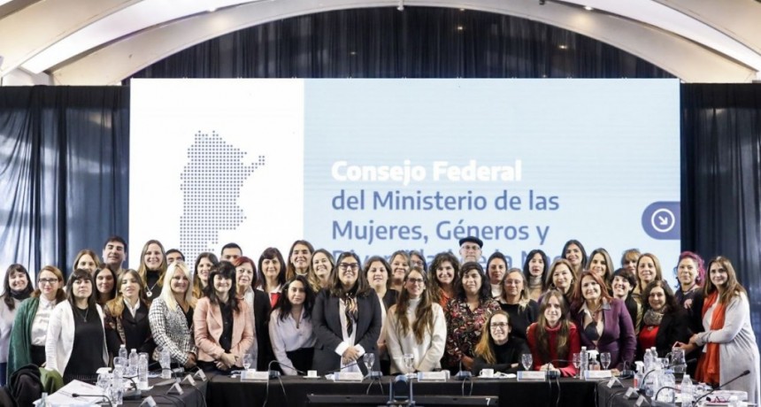 En Rosario se realizo el Consejo Federal del Ministerio de las Mujeres, Géneros y Diversidad con presencia de riojanas