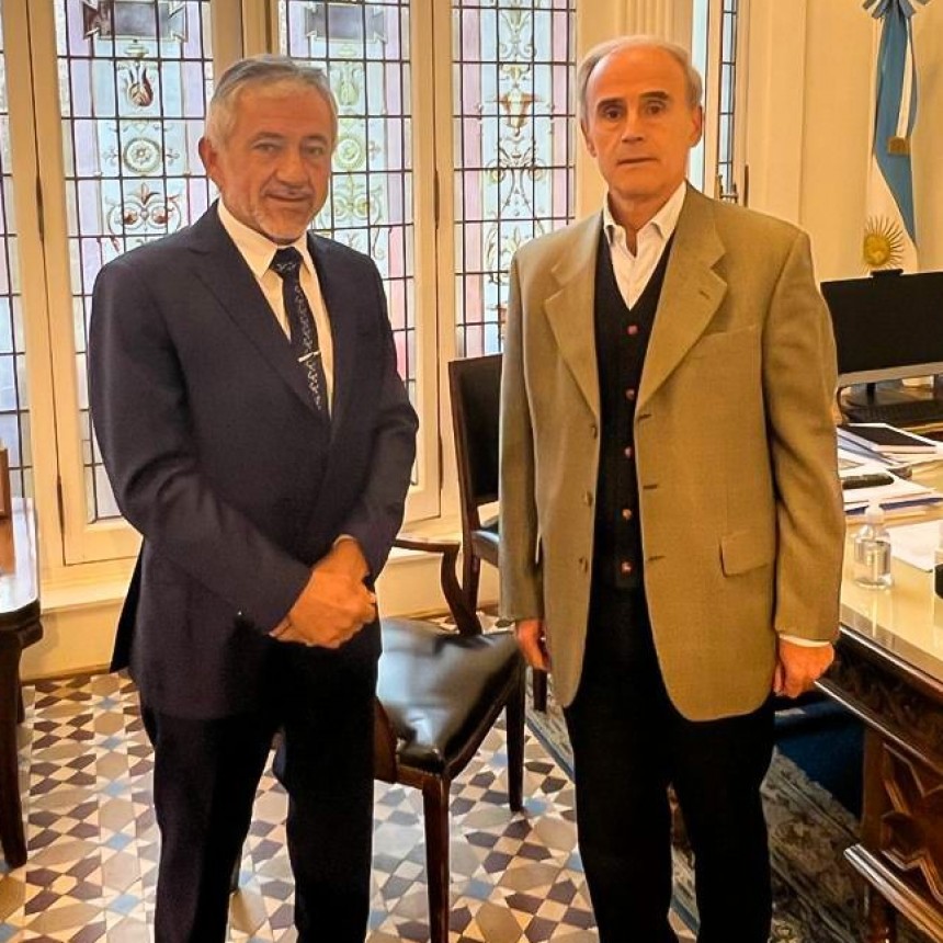  Molina se reunió con Vitobello
