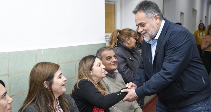   98 trabajadores pasaron a planta en diferentes áreas del Ministerio de Vivienda