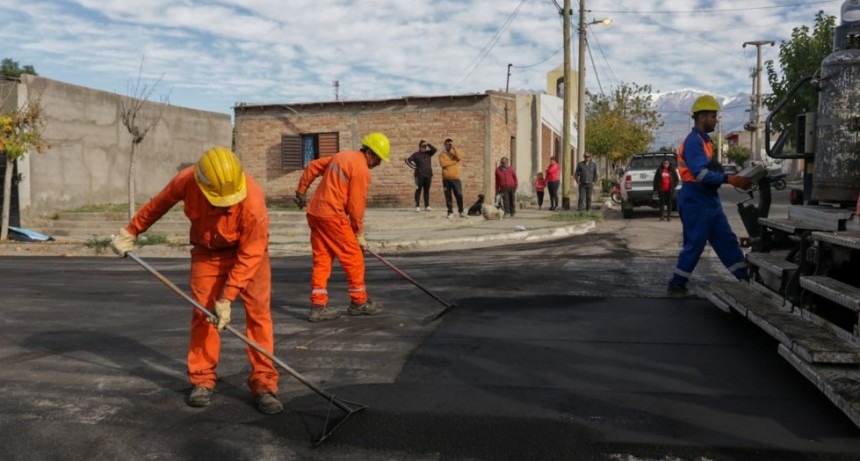 Avanza el Plan de asfaltado y reasfaltado en Chilecito