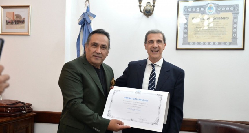 Sergio Galleguillo recibió reconocimiento en el Senado de la Nación
