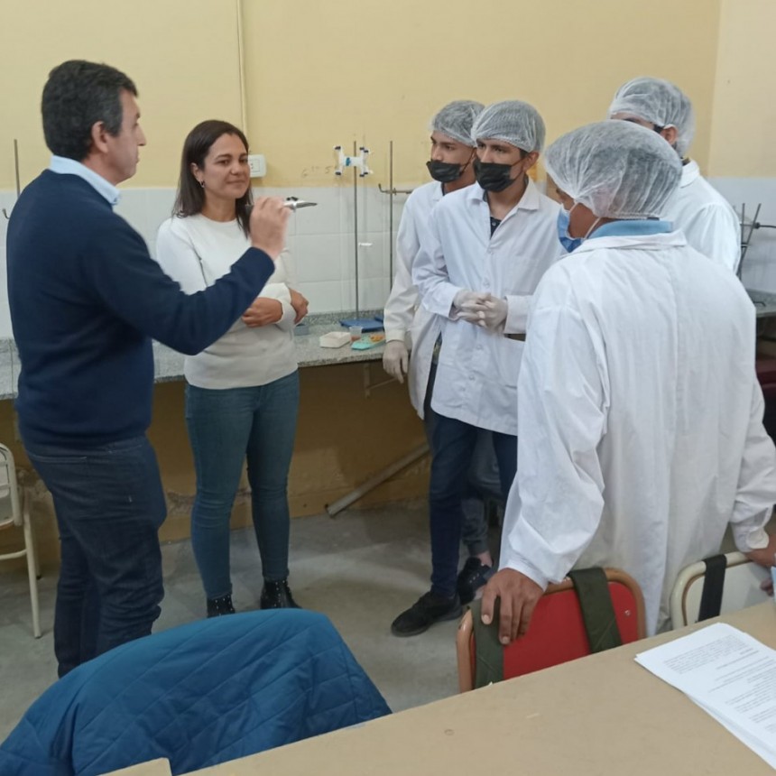 Más de 60 estudiantes de la EPET N° 1 recibieron insumos para sus Prácticas Profesionalizantes