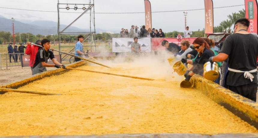No podia faltar el locro este 20 de Mayo