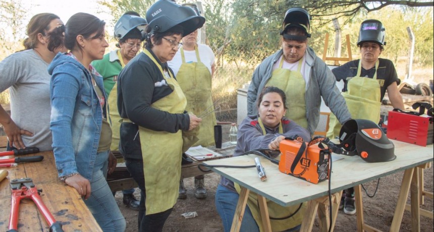 Arrancaron los talleres del Programa Constructoras 