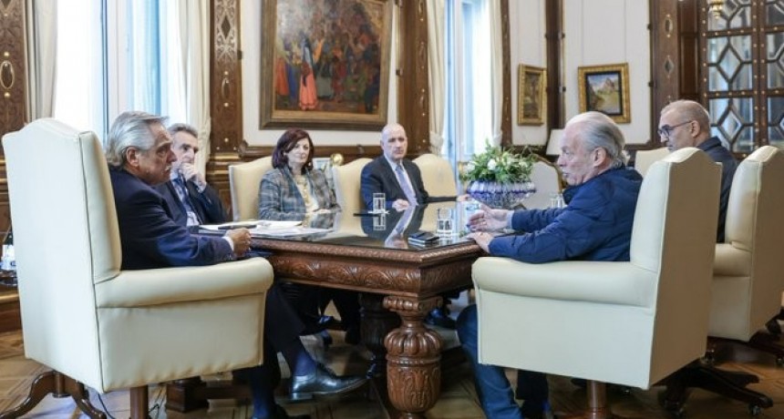 Fernández anunció un acuerdo salarial para estatales: 33% para el período junio-agosto