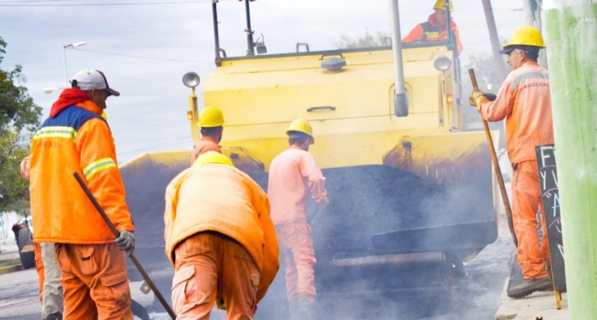 El Municipio realiza plan de bacheo en distintos puntos de la ciudad