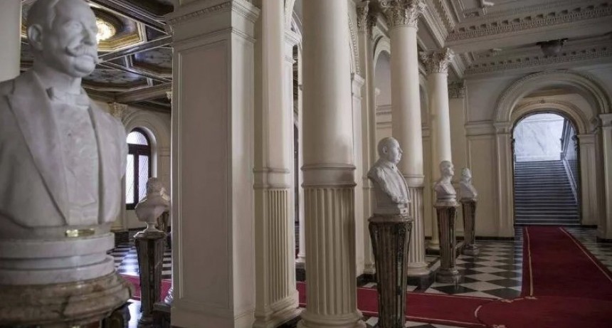 Este martes inauguran el busto de Menem en la Casa Rosada