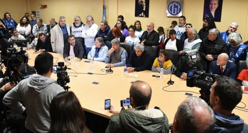 Este jueves paran por 24 horas los gremios docentes nacionales