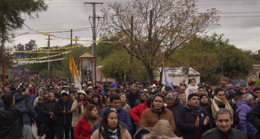 El gobernador Ricardo Quintela participó de las Fiestas Patronales de Santa Rita de Catuna