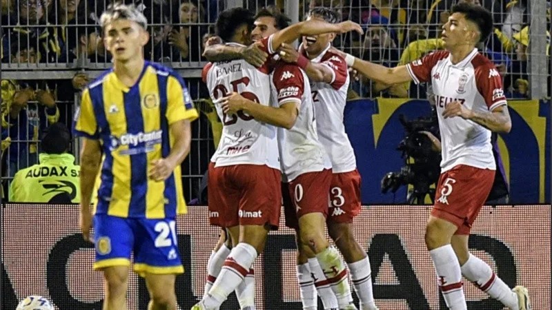 Huracán es el primer semifinalista del Torneo Apertura