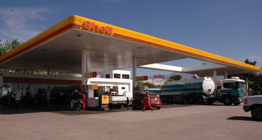 Shell y Axión también bajaron los combustibles