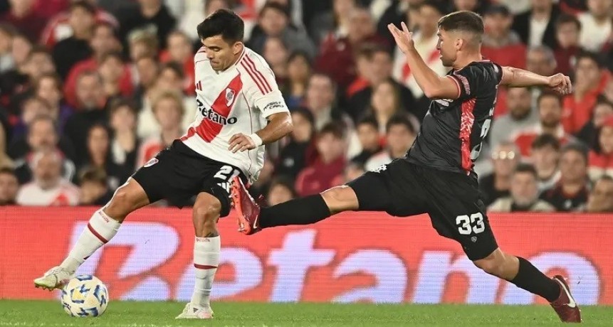  Torneo Apertura 2025: River goleó 3-0 a Barracas Central en el Monumental y clasificó a los cuartos de final