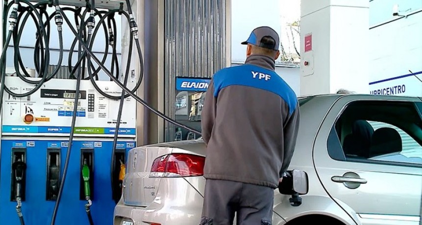El gobierno aumentó impuestos y las petroleras aumentan las naftas