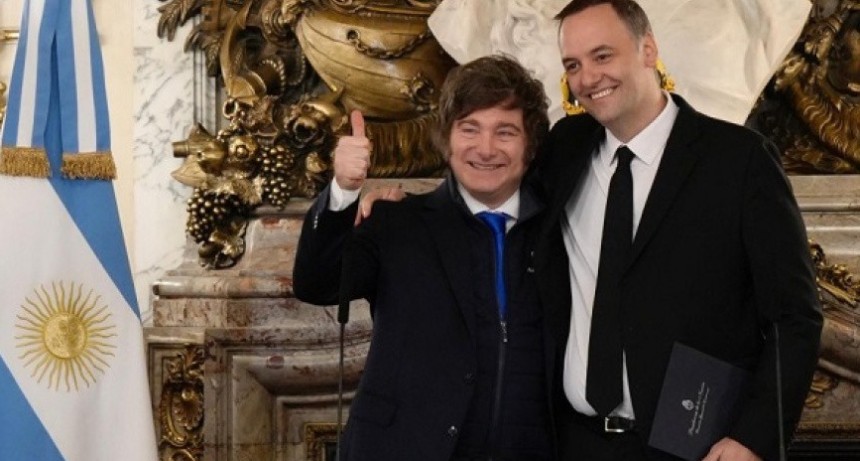 Milei blind&oacute; a Adorni en medio del esc&aacute;ndalo: &ldquo;Ni en pedo se va&rdquo;