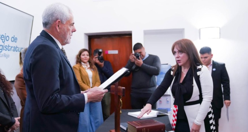 Karina Becerra asumi&oacute; la presidencia del Consejo de la Magistratura y juraron las nuevas autoridades 