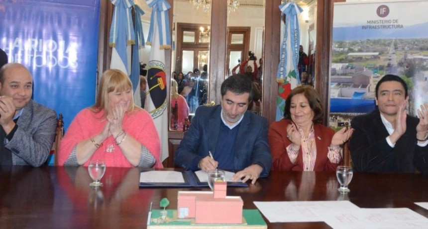 Provincia firmo convenios para la autoconstrucción de viviendas sociales 