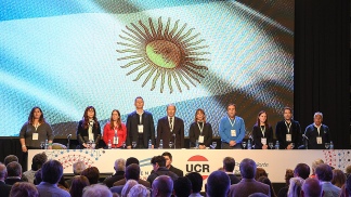 A días para la fecha de presentación de frentes, el oficialismo y la oposición aún no definieron nada