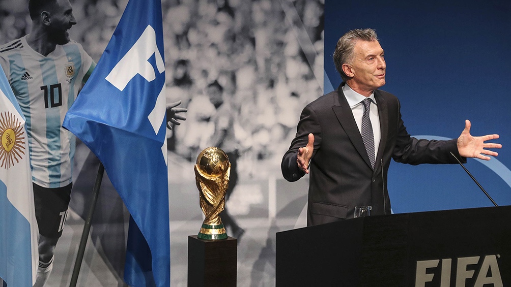 Macri fue premiado por la FIFA 