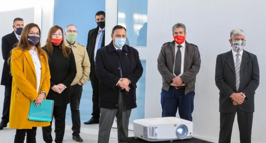  Quintela visitó las nuevas instalaciones del 911