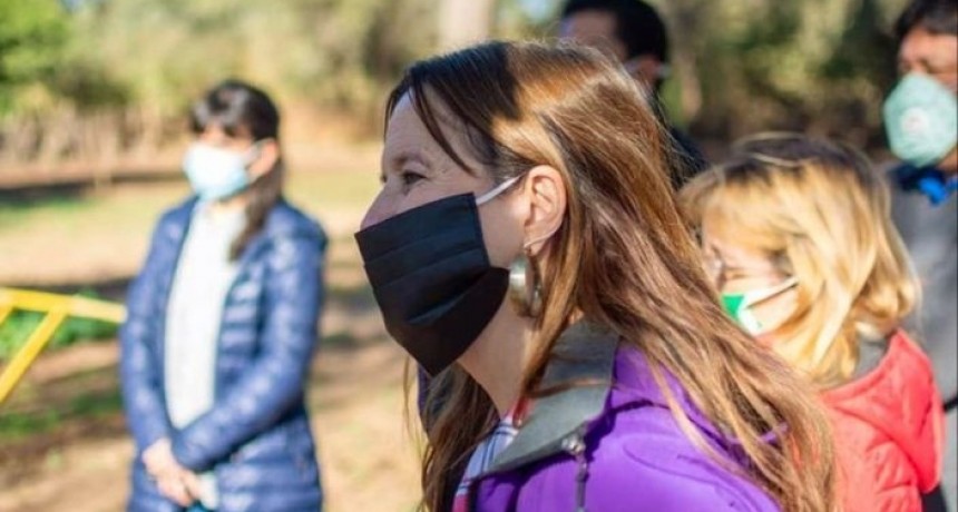 La titular del INAI confirmó que dio positivo para COVID-19