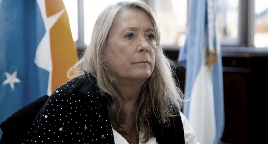 Tierra del Fuego habilitaría el transporte interurbano y hoteles