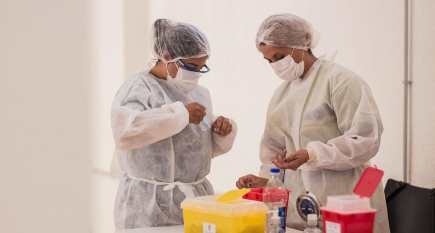 Salud informó que se esta vacunando a personas que se hayan inscripto o no mayores de 60 años con primera dosis