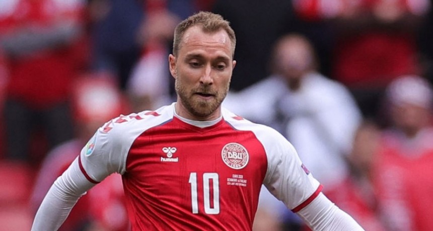 El jugador danés Christian Eriksen  se desplomó en un partido de la Eurocopa y recibió reanimación cardíaca
