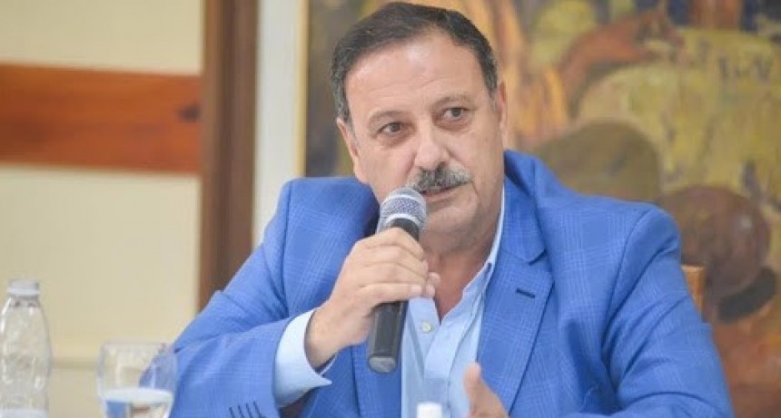El gobernador Quintela intimó al sitio web Perfil para que se rectifique sobre una publicación injuriante hacia su persona
