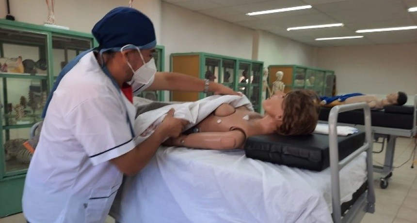 Nación fortalece las carreras de Medicina y Enfermería de la UNLaR