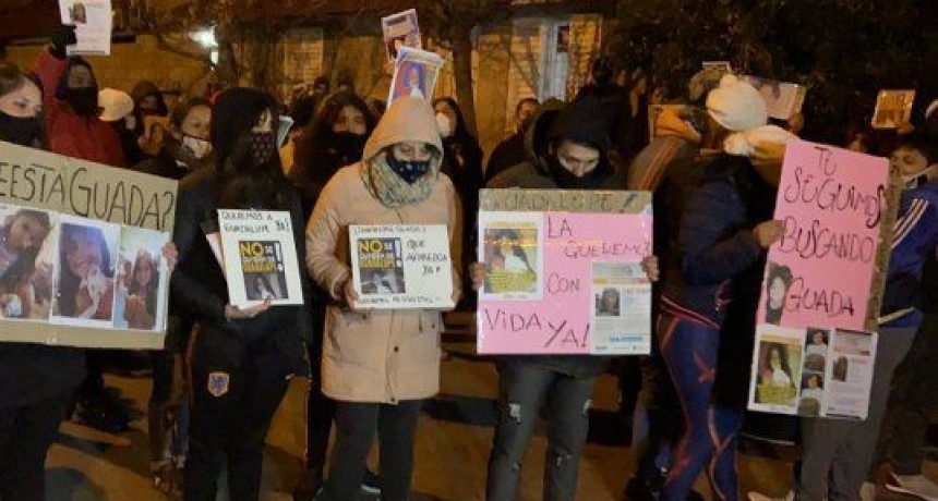 Marcha de familiares y vecinos de Guadalupe a dos semanas de la desaparición de la niña