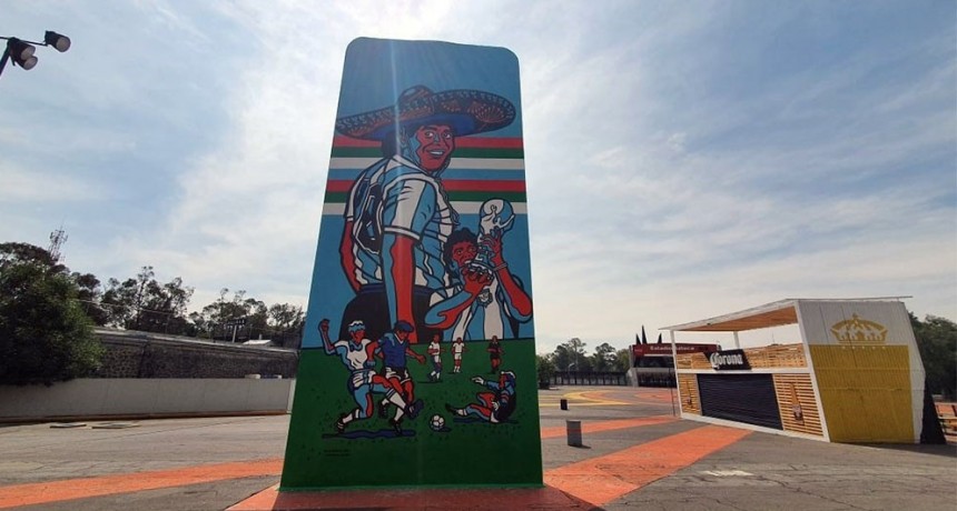 Homenajearon a Maradona en el estadio Azteca a 35 años del Mundial de México