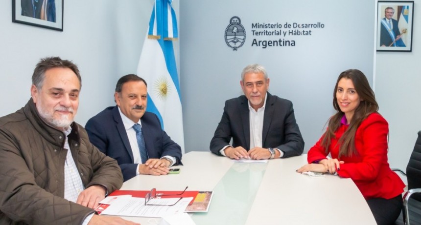  Quintela anunció que se construirán mas viviendas en Capital e interior