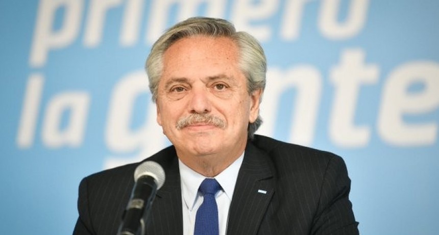 Alberto Fernández firmará un convenio para agregar horas de clase en Tucumán