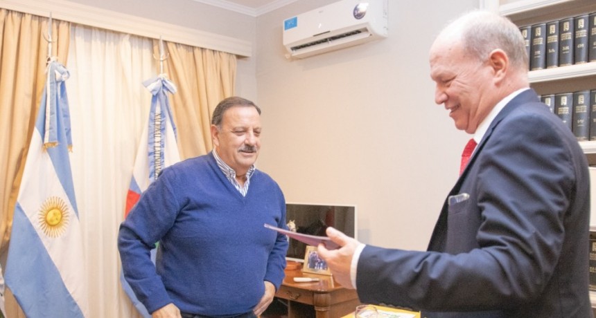 FUNDANOA recibió por parte del gobierno provincial la escritura del terreno para el hospital oftalmologico del NOA