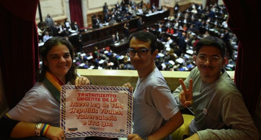 Senadores trata la ley de VIH, tuberculosis y hepatitis 
