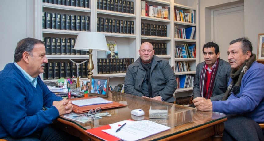 Quintela recibió al representante en La Rioja de la UOCRA-nacional 