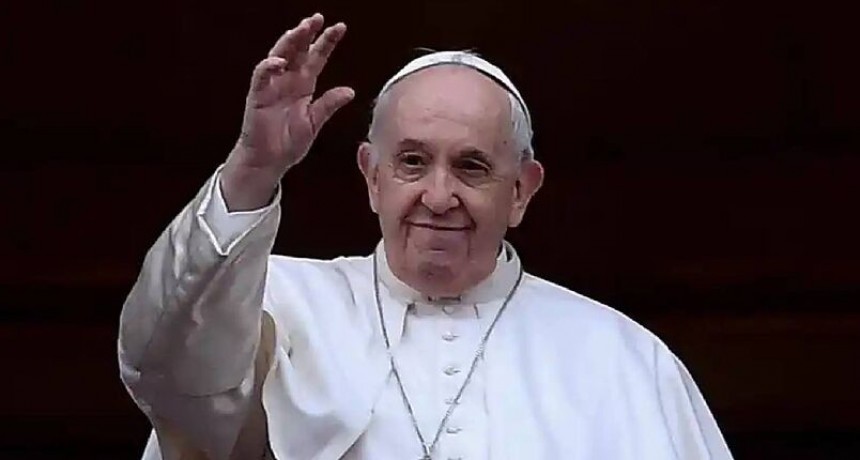 El papa Francisco fue operado de urgencia por una hernia abdominal