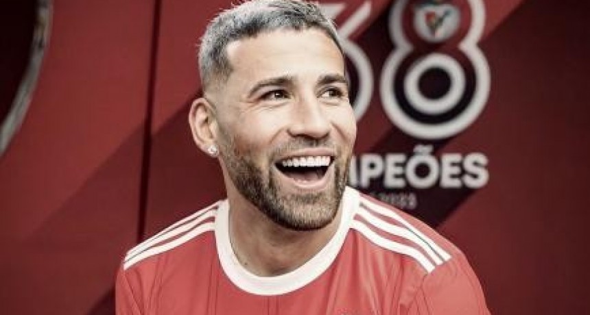 Otamendi renovó con el Benfica por dos temporadas 