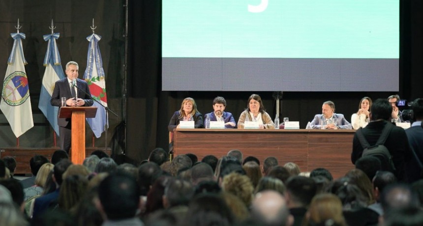  Quintela y Rossi inauguraron el 3° Congreso Federal de Empleo Público 2023 para promover un empleo público de calidad