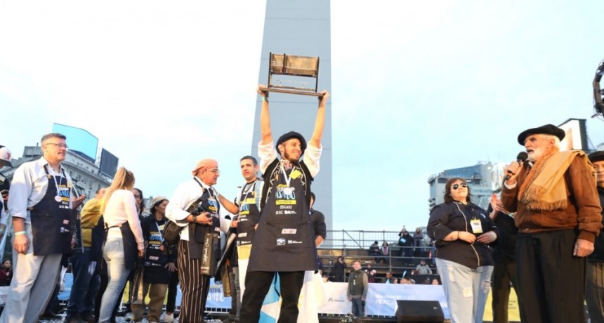 Un formoseño ganó el Campeonato Federal del Asado en la Avenida 9 de Julio