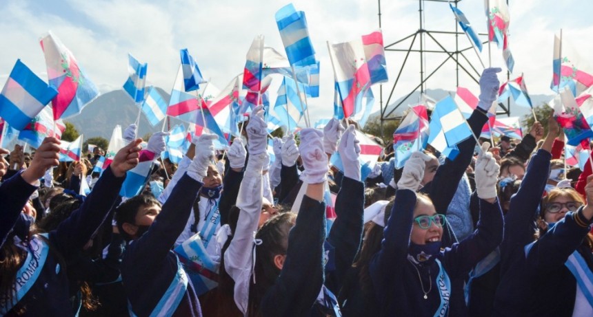 Cerca de 7 mil alumnas y alumnos de 4º grado de toda la provincia prometerán lealtad a la Bandera Nacional